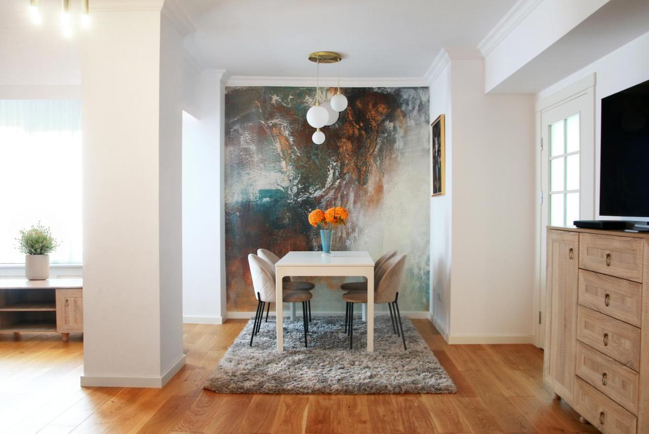 Premium Central Apartment Braşov Esterno foto